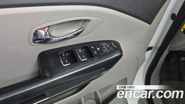 Kia Canival 2017 — photo 17