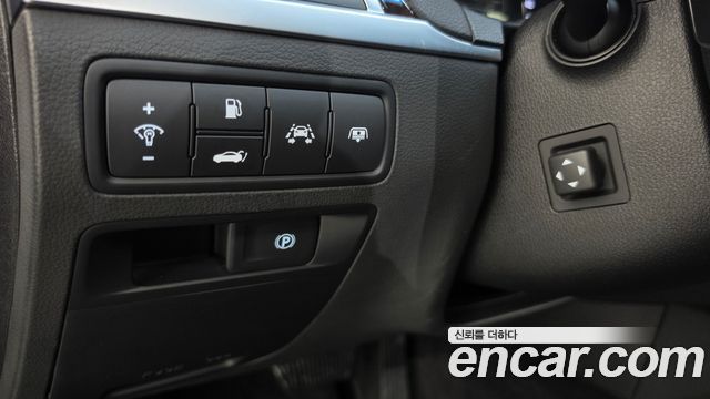 Hyundai Genesis 2016 — photo 28