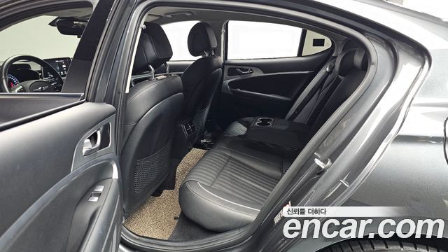 Genesis G70 2018 — photo 17