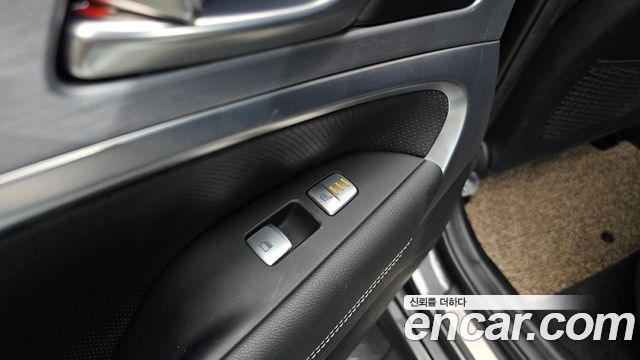 Genesis G70 2018 — photo 25
