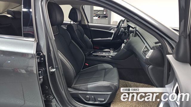 Genesis G70 2018 — photo 16