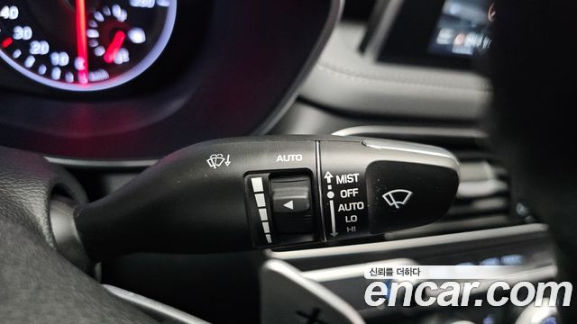 Genesis G70 2018 — photo 30