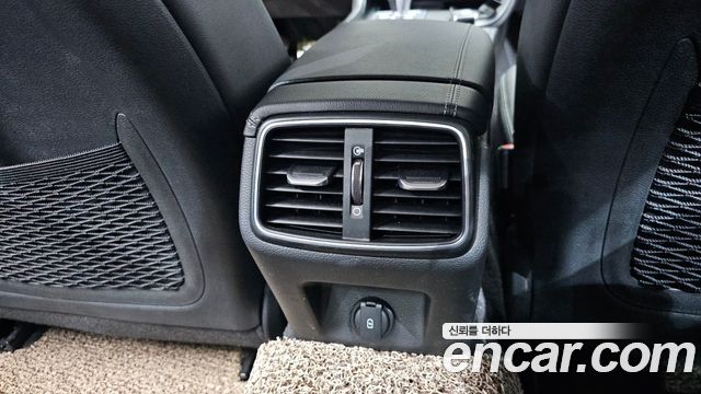 Genesis G70 2018 — photo 31