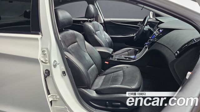 Hyundai Sonata 2011 — photo 12