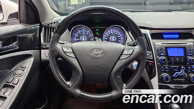 Hyundai Sonata 2011 — photo 13
