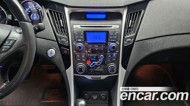 Hyundai Sonata 2011 — photo 14