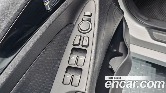 Hyundai Sonata 2011 — photo 15