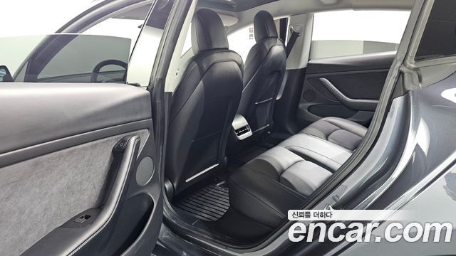 Tesla Model 3 2022 — photo 18