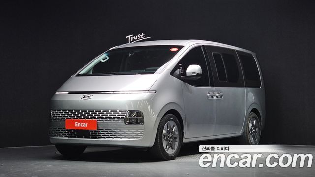 Hyundai Staria 2023 — photo 1
