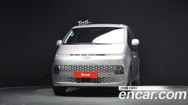 Hyundai Staria 2023 — photo 3