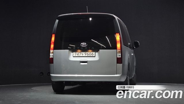 Hyundai Staria 2023 — photo 4