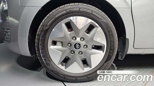 Hyundai Staria 2023 — photo 5
