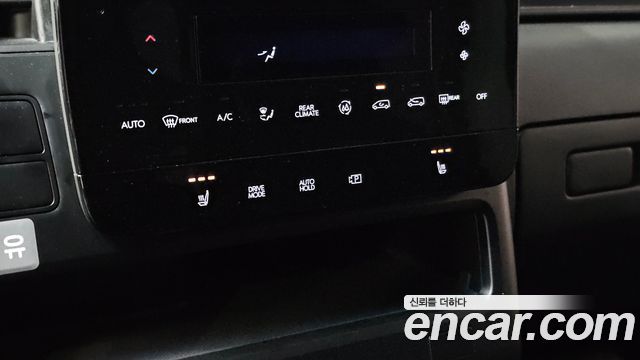 Hyundai Staria 2023 — photo 17