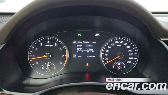 Kia K7 2018 — photo 11