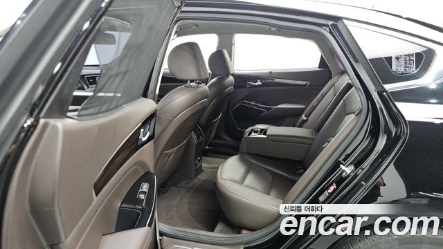 Kia K7 2018 — photo 17