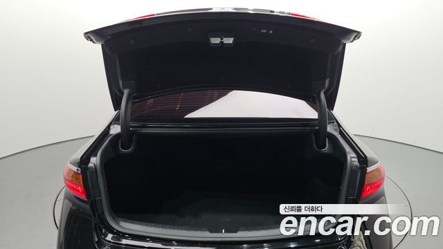 Kia K7 2018 — photo 23