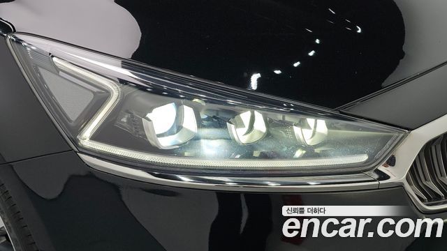 Kia K7 2018 — photo 8