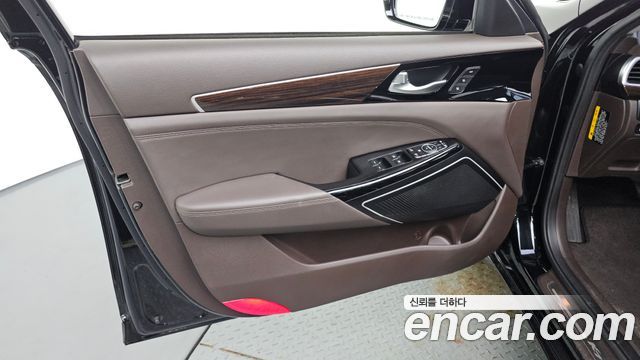 Kia K7 2018 — photo 14