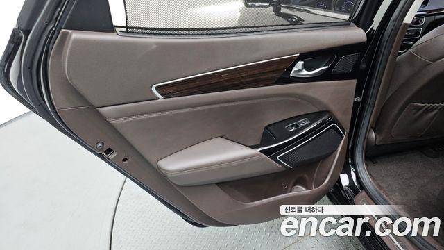 Kia K7 2018 — photo 15