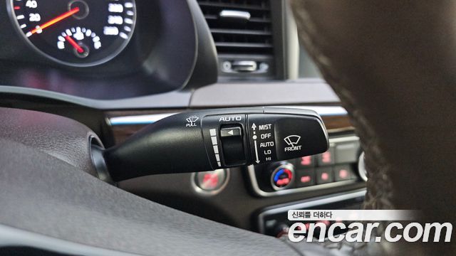 Kia K7 2018 — photo 28