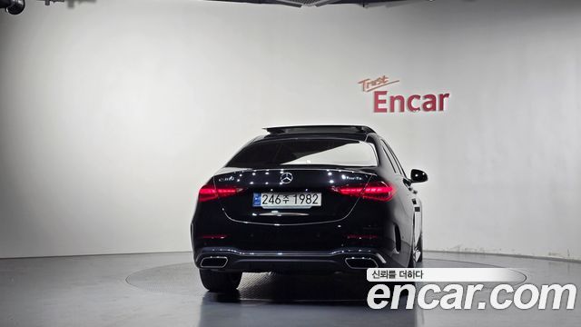 Mercedes-Benz C-Class 2024 — photo 4