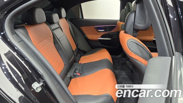 Mercedes-Benz C-Class 2024 — photo 17
