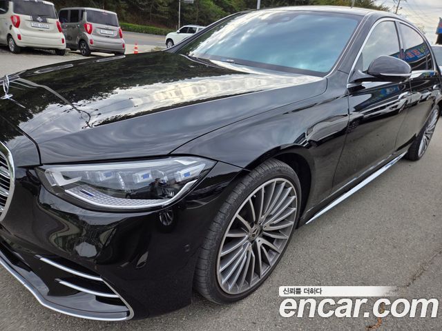 Mercedes-Benz S-Class 2023 — photo 3