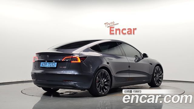 Tesla Model 3 2021 — photo 2