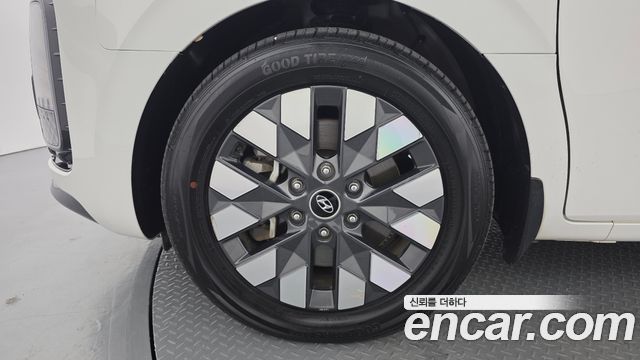 Hyundai Staria 2024 — photo 5