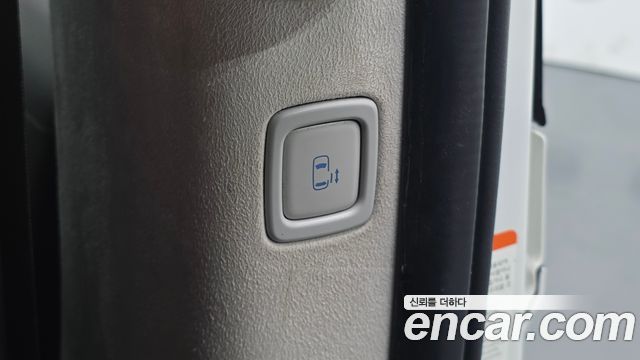 Hyundai Staria 2024 — photo 24