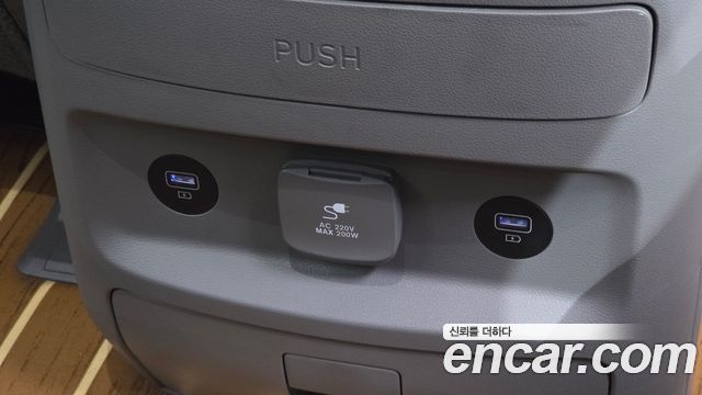 Hyundai Staria 2024 — photo 25