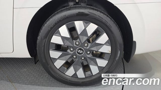 Hyundai Staria 2024 — photo 7