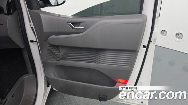 Hyundai Staria 2024 — photo 15