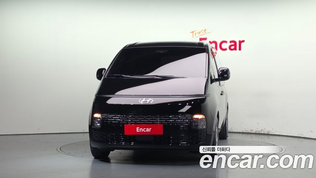 Hyundai Staria 2023 — photo 3