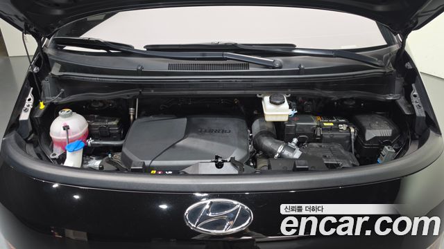 Hyundai Staria 2023 — photo 6