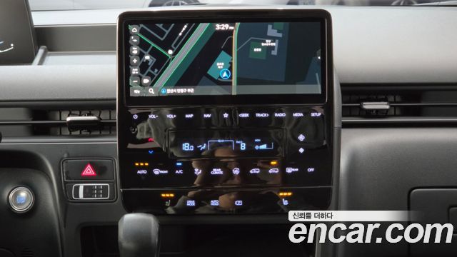 Hyundai Staria 2023 — photo 14