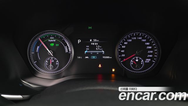Hyundai Santafe 2022 — photo 11