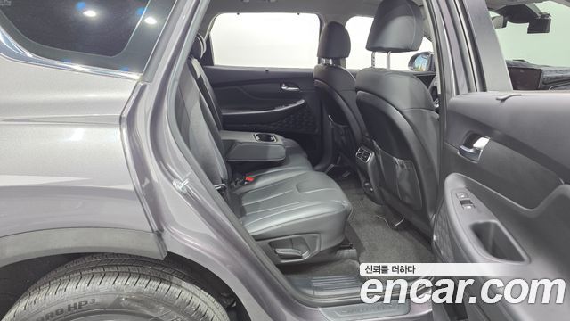 Hyundai Santafe 2022 — photo 17