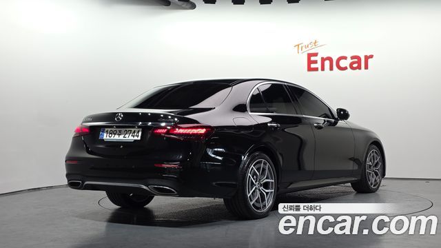 Mercedes-Benz E-Class 2023 — photo 2