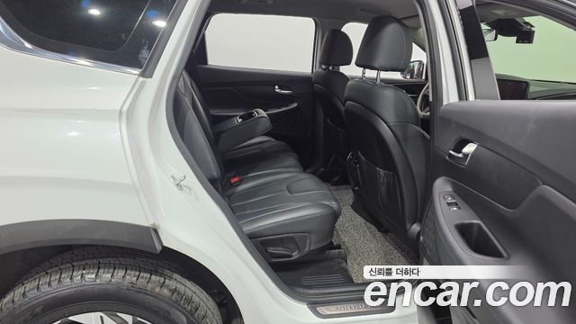 Hyundai Santafe 2022 — photo 17