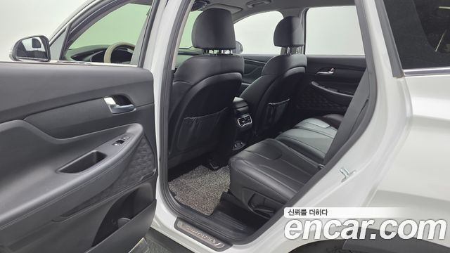 Hyundai Santafe 2022 — photo 18