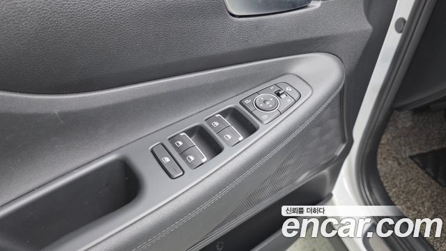 Hyundai Santafe 2022 — photo 29