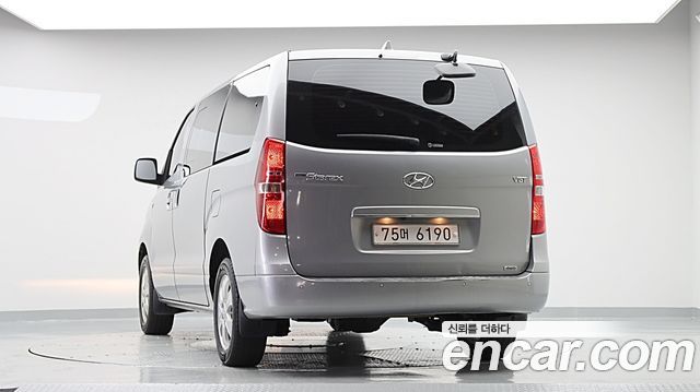 Hyundai Starex 2019 — photo 2