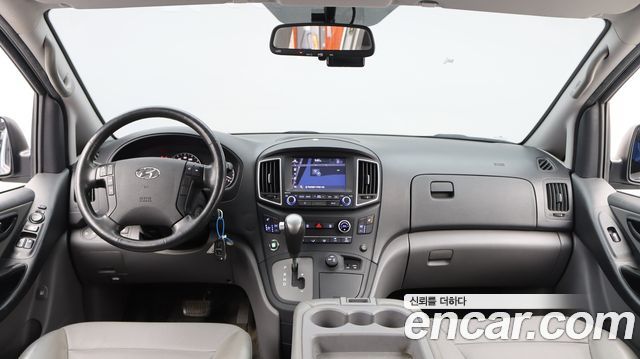 Hyundai Starex 2019 — photo 11