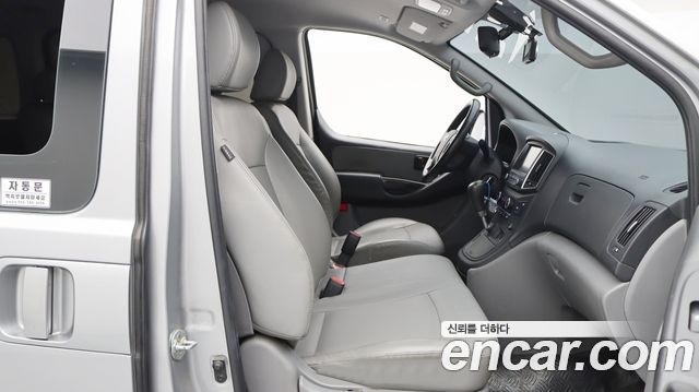 Hyundai Starex 2019 — photo 13