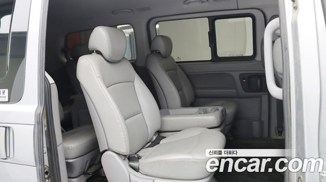 Hyundai Starex 2019 — photo 15