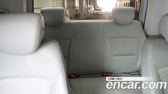 Hyundai Starex 2019 — photo 17