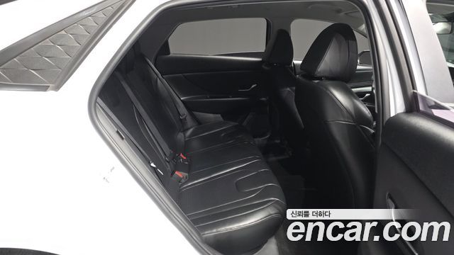 Hyundai AVANTE 2024 — photo 18