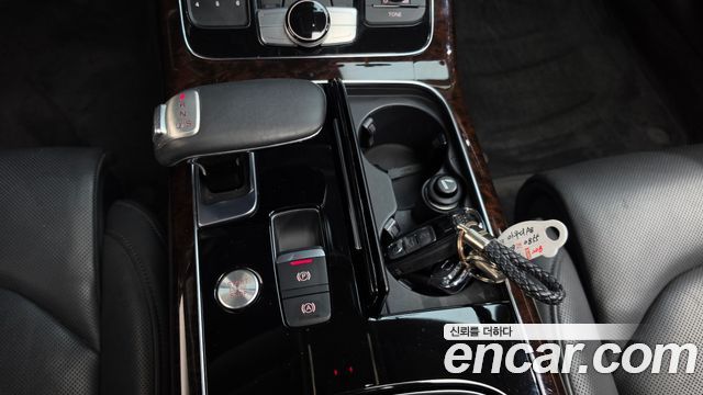 Audi A8 2015 — photo 9
