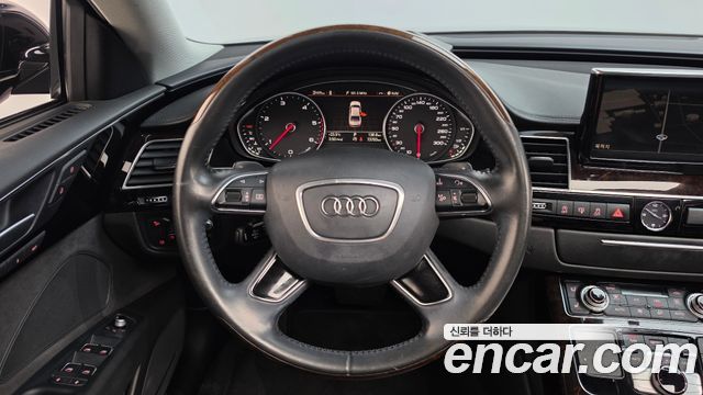 Audi A8 2015 — photo 13